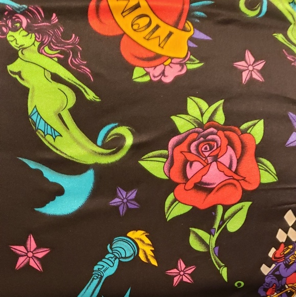 Betsy Johnson - Picture 2 of 4